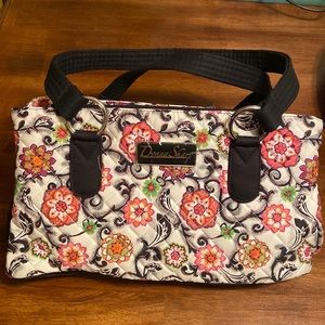 Quilted shoulder bag